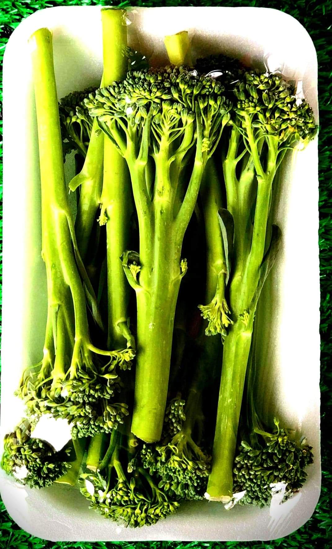 Fresh Tandem steam broccoli - £ 2.60  per packet